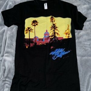 Hotel California tee shirt small
